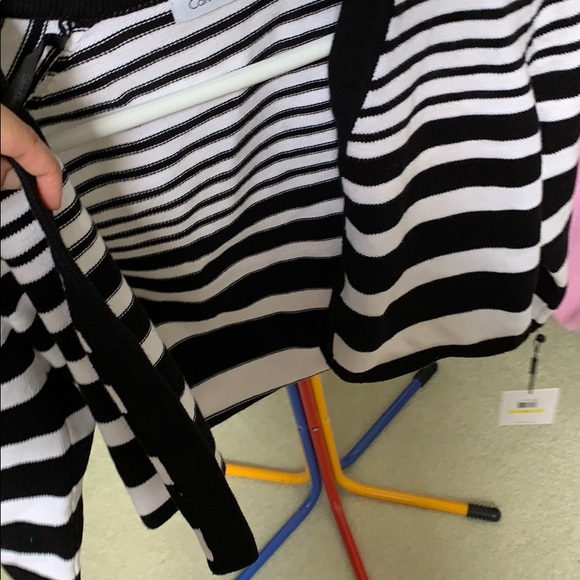 Black and white wrap - Picture 3 of 4